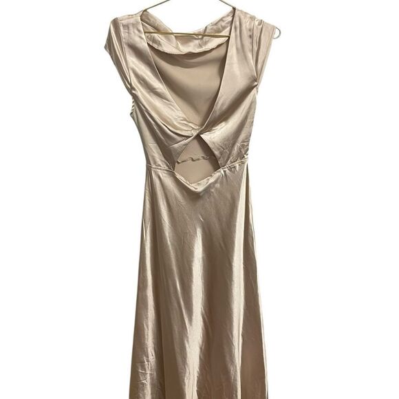 HELLO MOLLY The Valentina Cap Sleeve Satin Maxi Dress Champagne Size 4 NWT - Picture 7 of 9